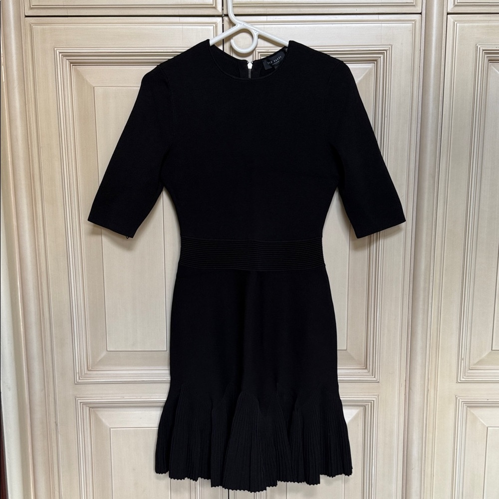 Ted Baker London Elegant Black Midi Dress